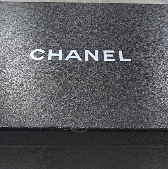 CHANEL SHOE BOX & DUST BAGS - Picture 2 of 12